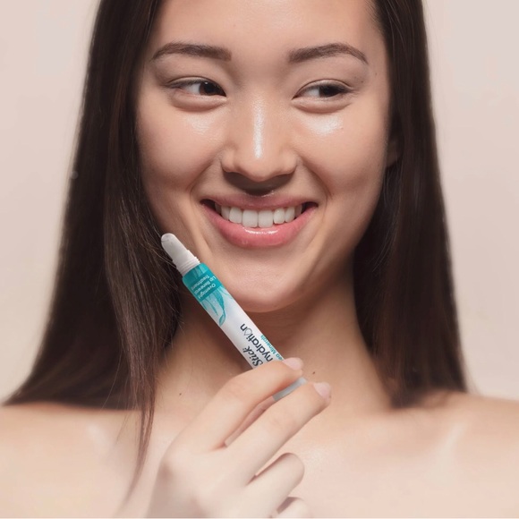 ChapStick Lip Treatment Total Hydration With Sea Minerals Overnight Renewal Balm - Picture 5 of 11